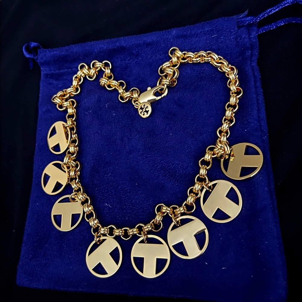 🔥🔥Tory Burch Authentic Shiny Gold Unique T Round Charms Logo Necklace - Picture 7 of 7